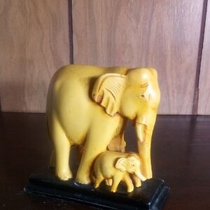 Yellow Elephant Figurine Set